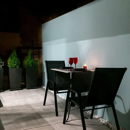 Marble Suite 40Sqm Center Ac 2Smarttv Netflix Apartment *