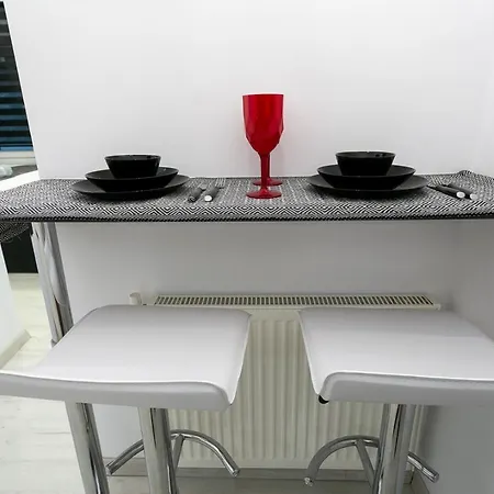 Marble Suite 40Sqm Center Ac 2Smarttv Netflix *