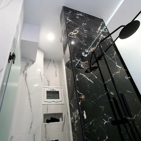 Marble Suite 40Sqm Center Ac 2Smarttv Netflix Apartment Thessaloniki