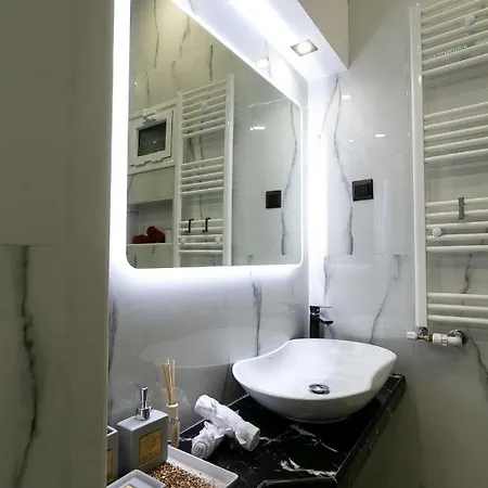 Marble Suite 40Sqm Center Ac 2Smarttv Netflix 公寓 *